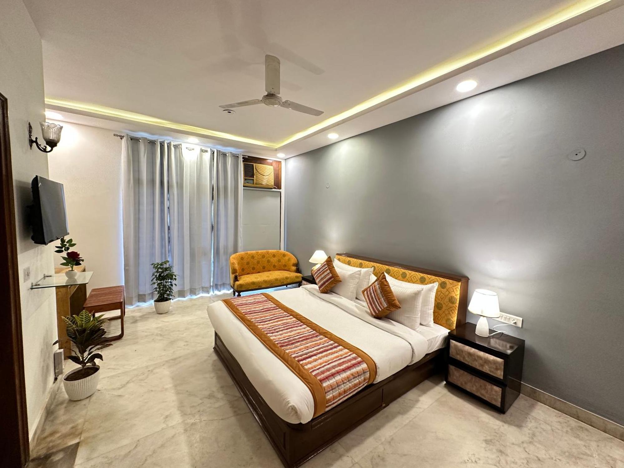 Grove Residency Hauz Khas New Delhi Couple Friendly Hotel ภายนอก รูปภาพ