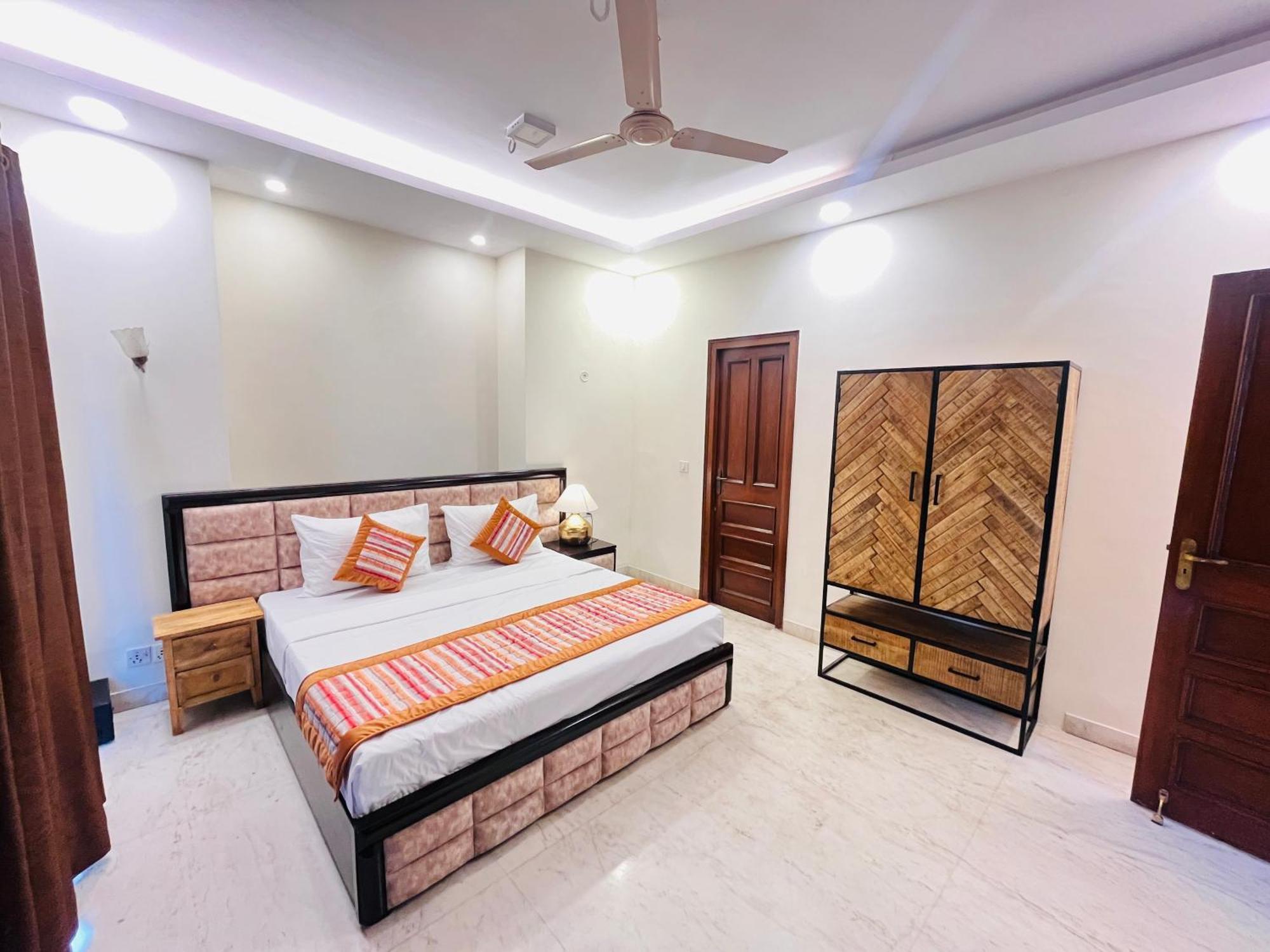 Grove Residency Hauz Khas New Delhi Couple Friendly Hotel ภายนอก รูปภาพ