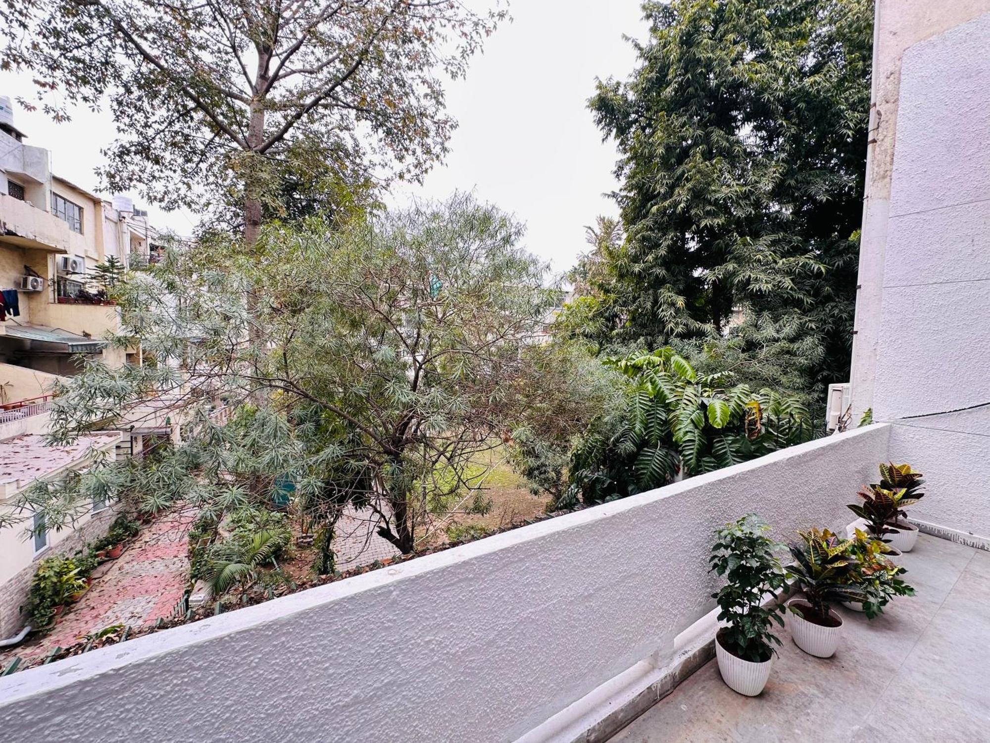 Grove Residency Hauz Khas New Delhi Couple Friendly Hotel ภายนอก รูปภาพ