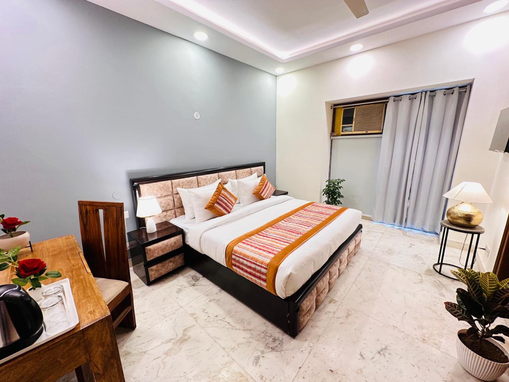 Grove Residency Hauz Khas New Delhi Couple Friendly Hotel ภายนอก รูปภาพ