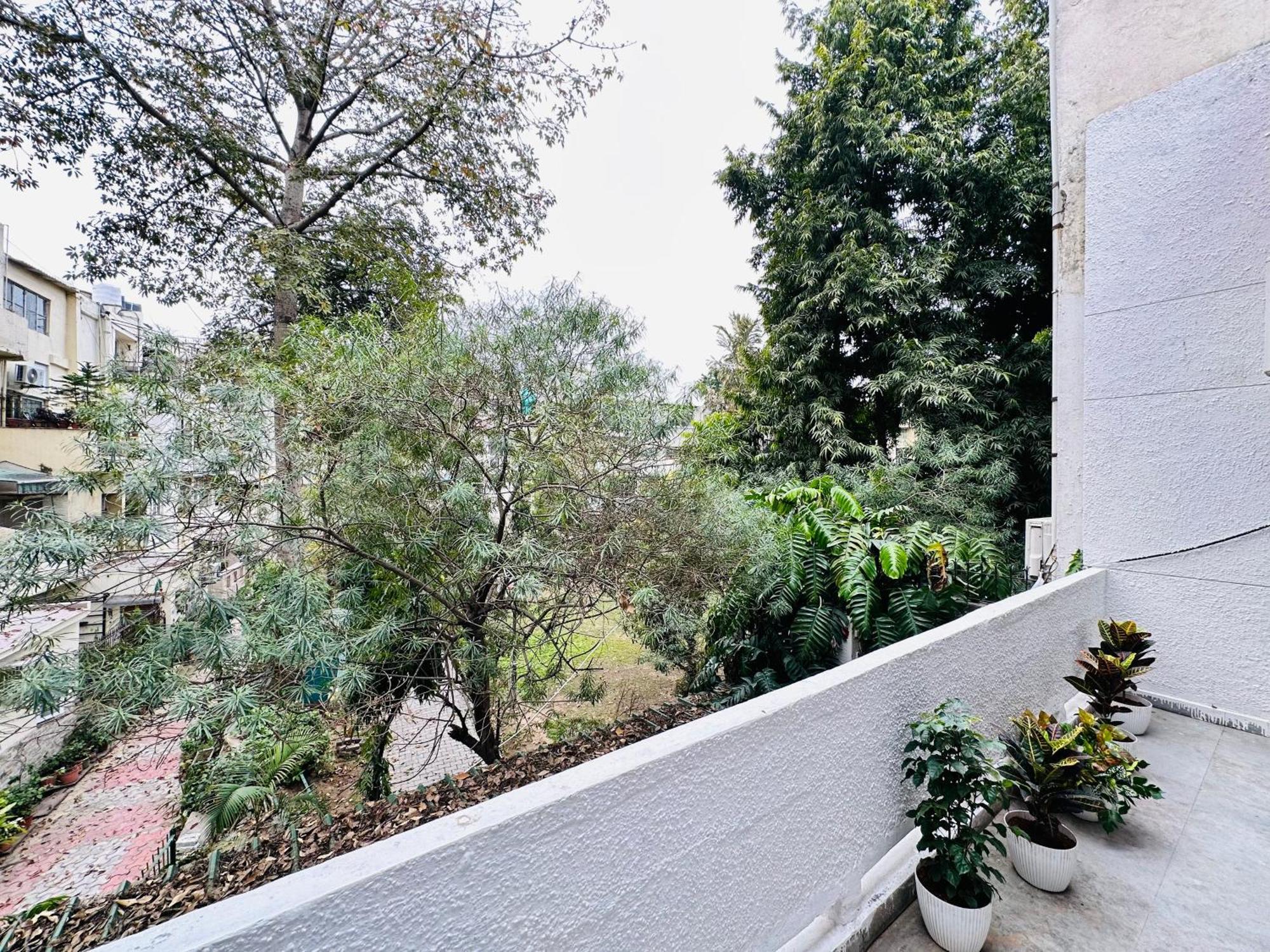 Grove Residency Hauz Khas New Delhi Couple Friendly Hotel ภายนอก รูปภาพ