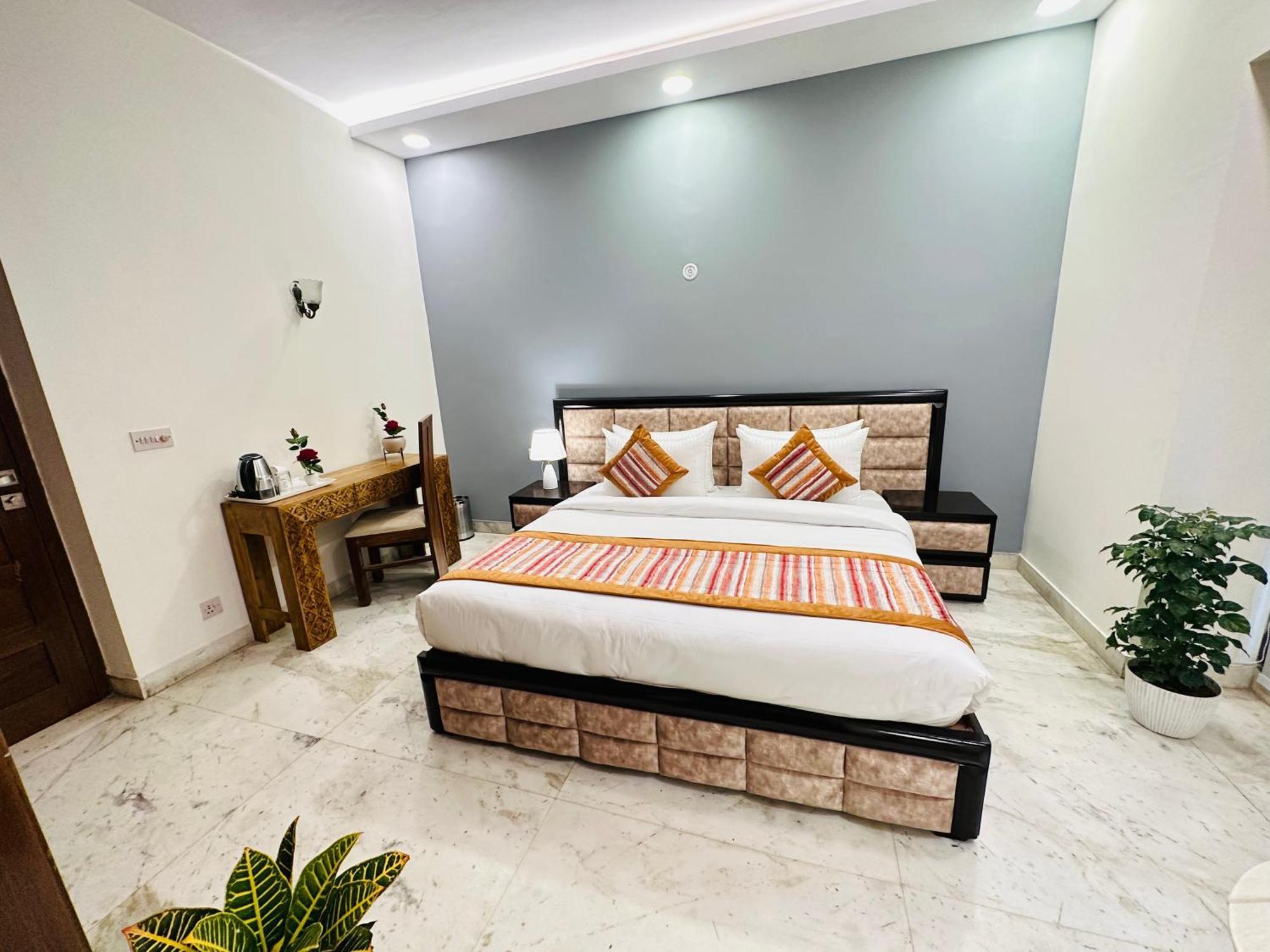 Grove Residency Hauz Khas New Delhi Couple Friendly Hotel ภายนอก รูปภาพ